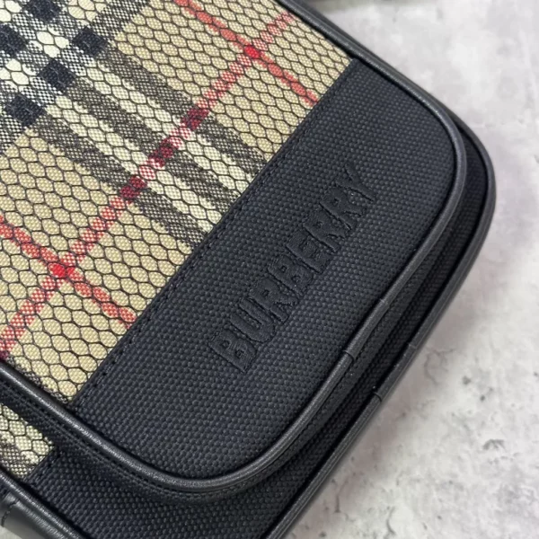 Burberry bag - rep bags