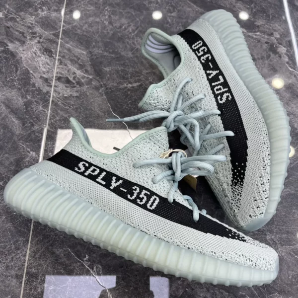 Yeezy shoes - rep shoes