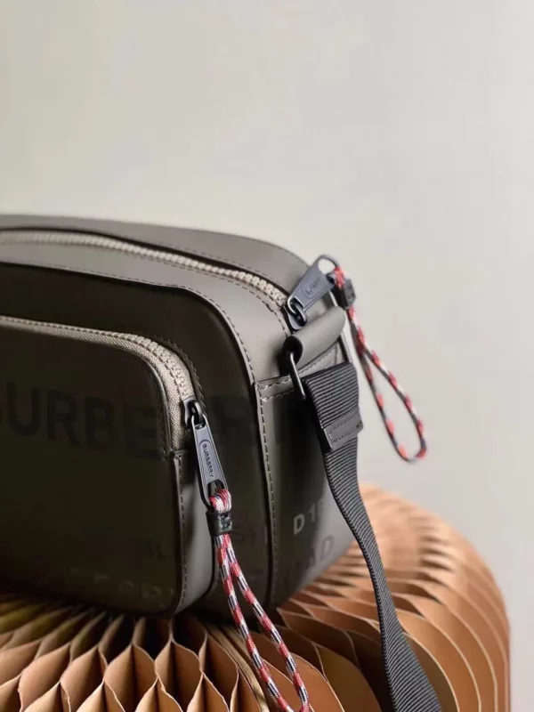 Burberry bag - rep bags