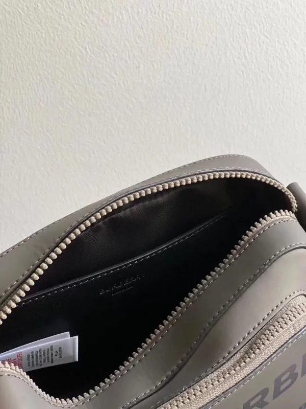 Burberry bag - rep bags