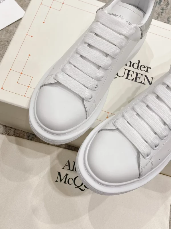 Alexander MCQueen shoes - Replica shoes