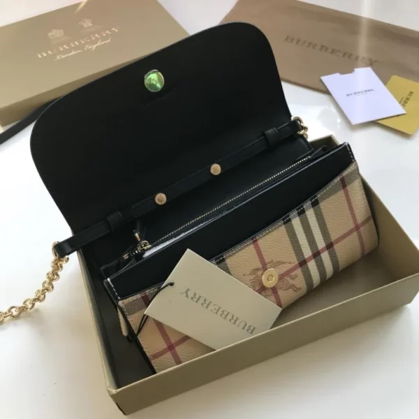 Burberry bag - rep bags