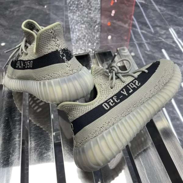 Yeezy shoes - Reps shoes