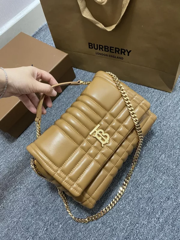 Burberry bag - rep bags