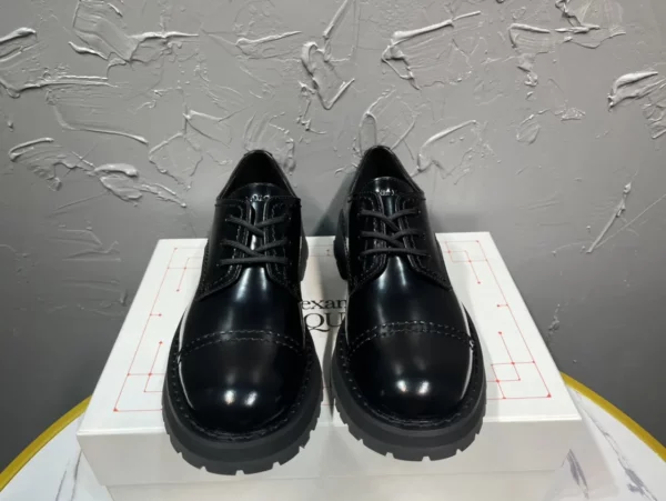 Alexander MCQueen shoes - Replica shoes