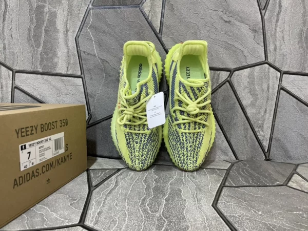 Yeezy shoes - Replica shoes