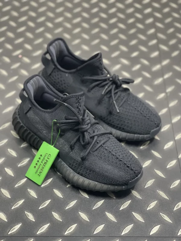 Yeezy shoes - Replica shoes