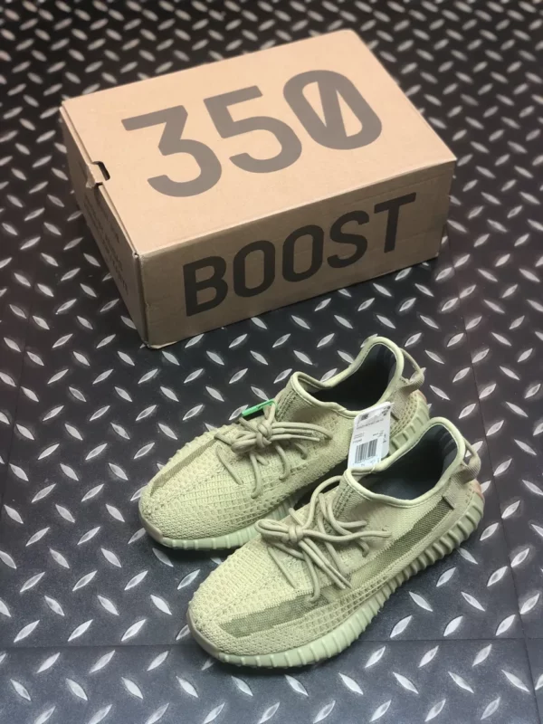 Yeezy shoes - Replica shoes