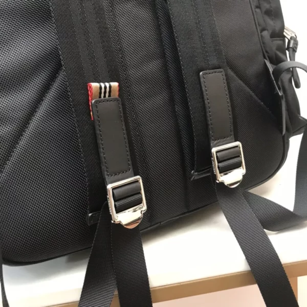 Burberry bag - rep bags