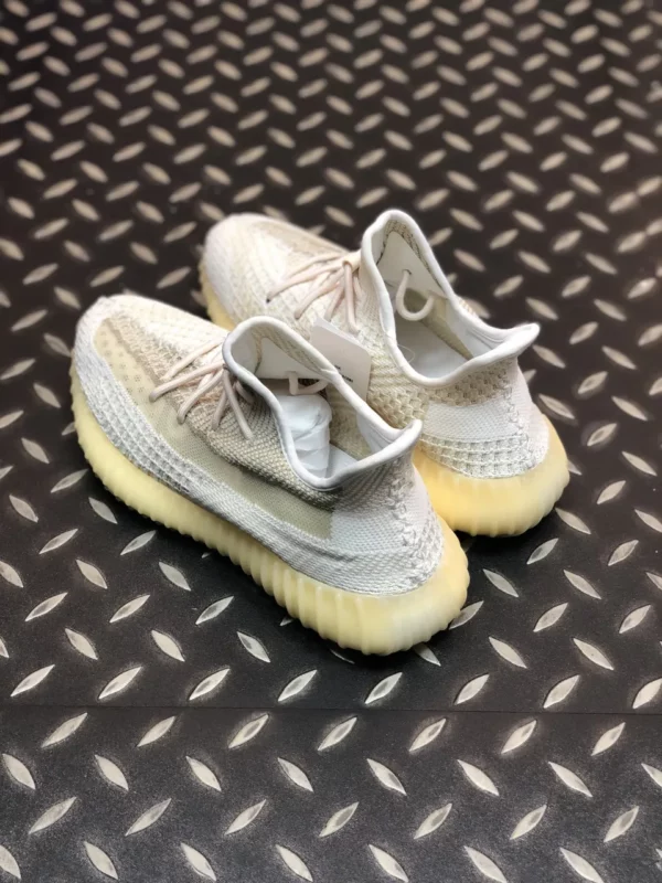 Yeezy shoes - Replica shoes