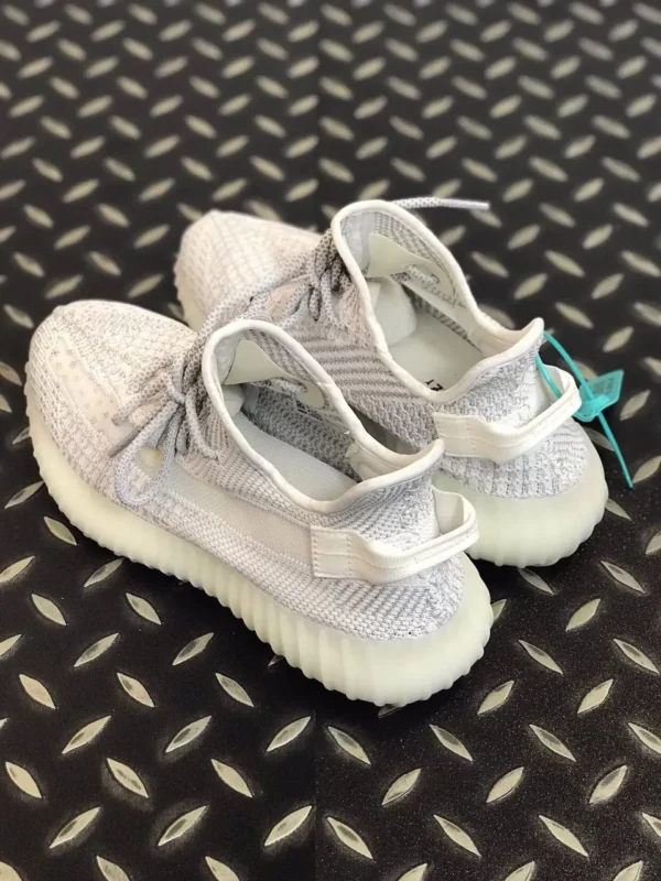 Yeezy shoes - Replica shoes