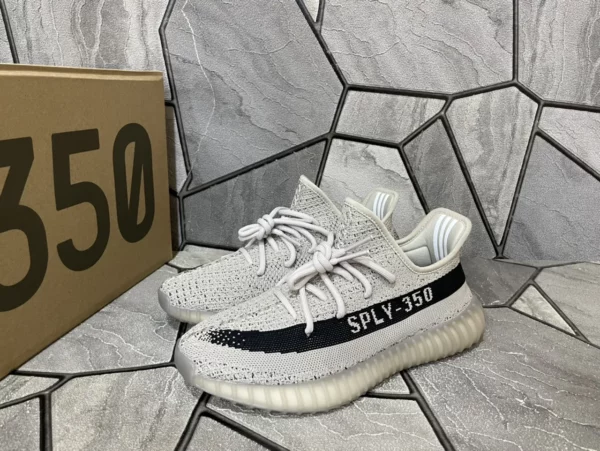 Yeezy shoes - Replica shoes