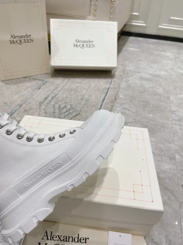 Alexander MCQueen shoes - Replica shoes