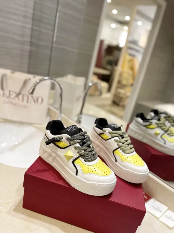 Valentino shoes - Replica shoes