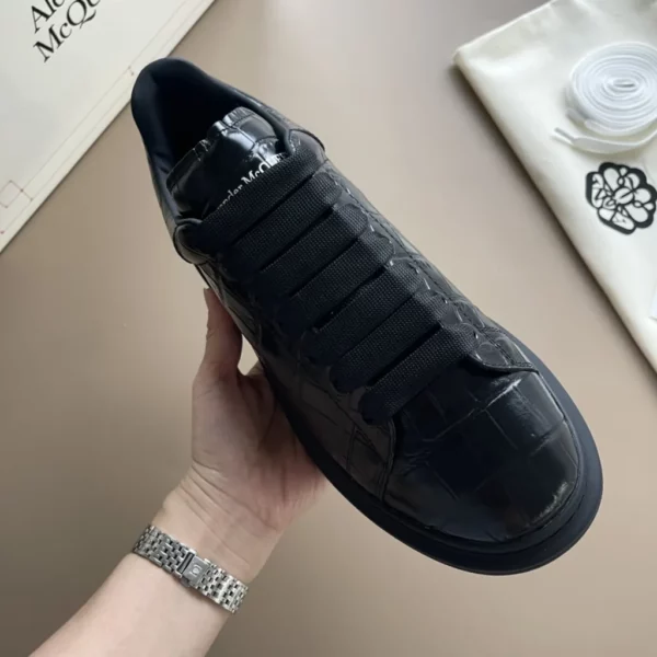 Alexander MCQueen shoes - Replica shoes