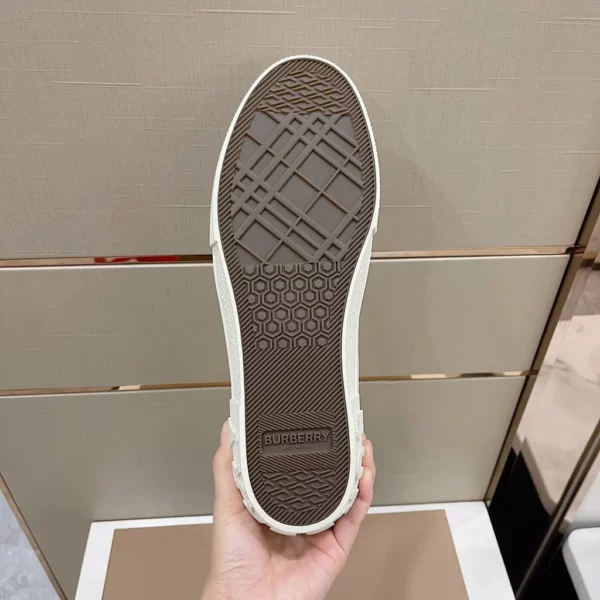 Burberry shoes - rep shoes