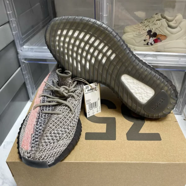 Yeezy shoes - Replica shoes