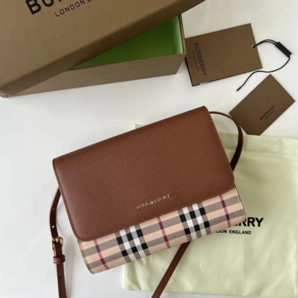 Burberry bag - rep bags