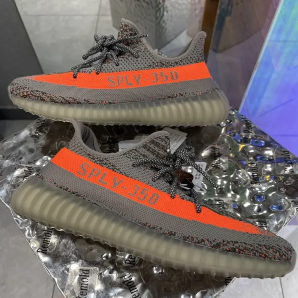 Yeezy shoes - Replica shoes