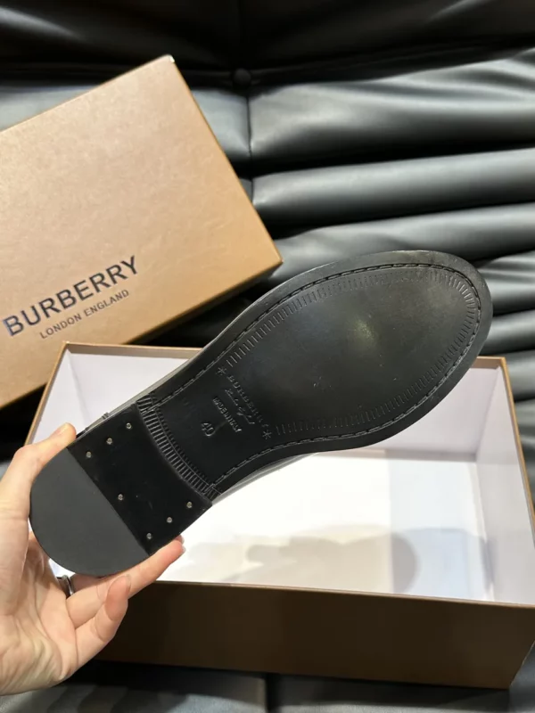 Burberry shoes - rep shoes