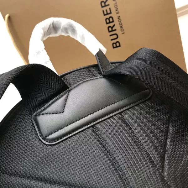 Burberry bag - rep bags