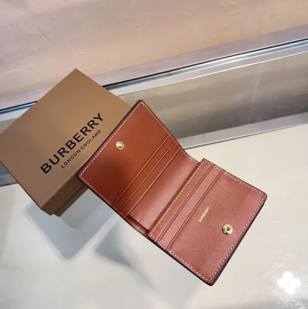 Burberry bag - rep bags