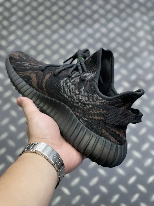 Yeezy shoes - rep shoes