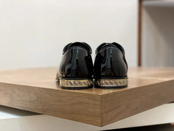 Versace shoes - Replica shoes