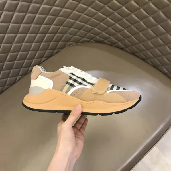 Burberry shoes - Replica shoes