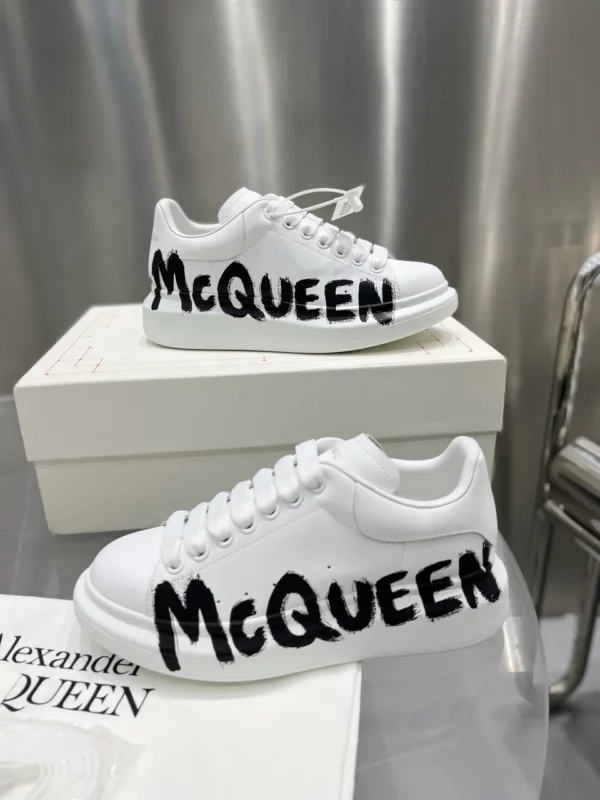 Alexander MCQueen shoes - Replica shoes