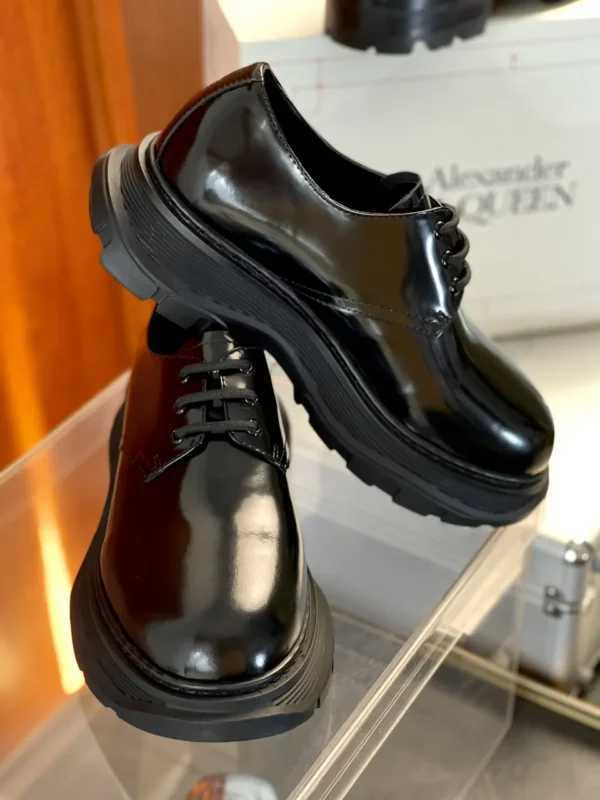 Alexander MCQueen shoes - Replica shoes