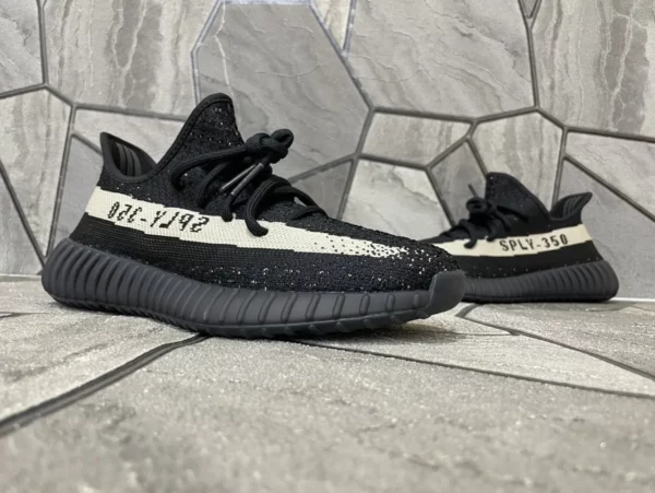 Yeezy shoes - Replica shoes