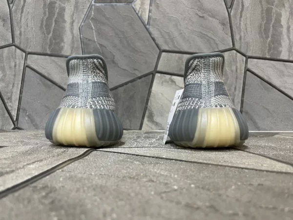 Yeezy shoes - Replica shoes