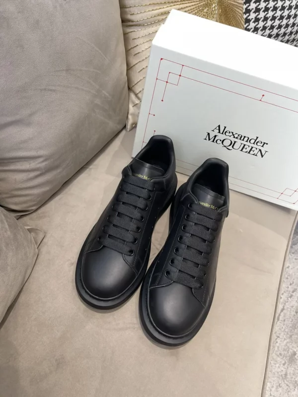 Alexander MCQueen shoes - rep shoes