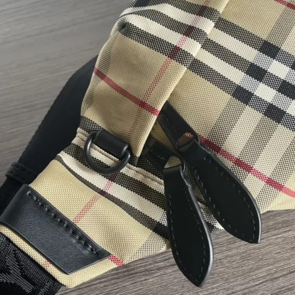 Burberry bag - rep bags