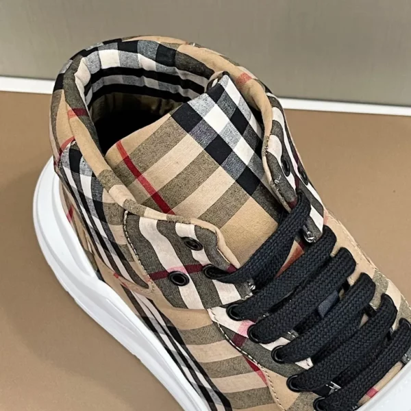 Burberry shoes - Replica shoes