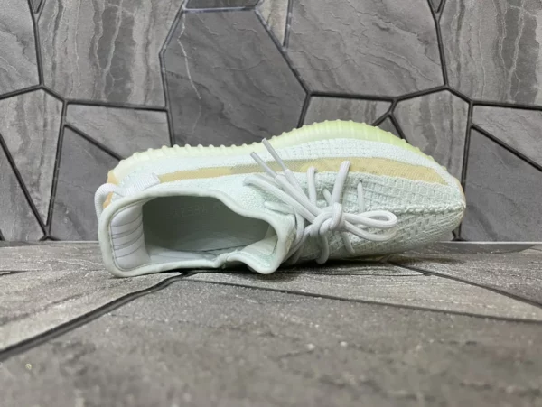 Yeezy shoes - rep shoes