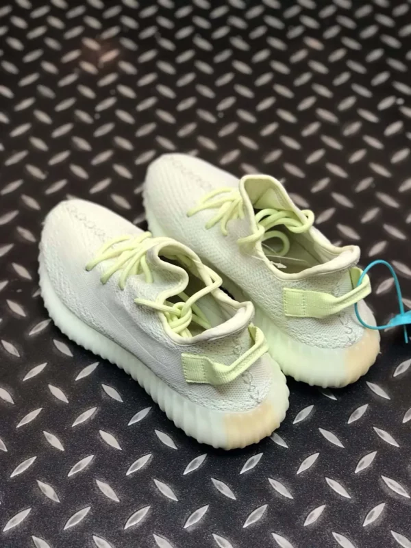 Yeezy shoes - Replica shoes