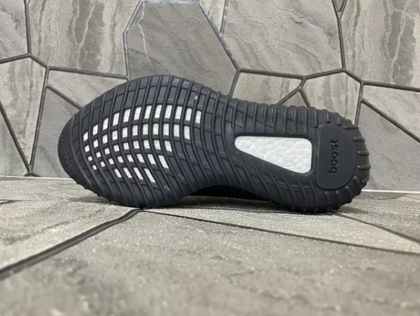 Yeezy shoes - Replica shoes