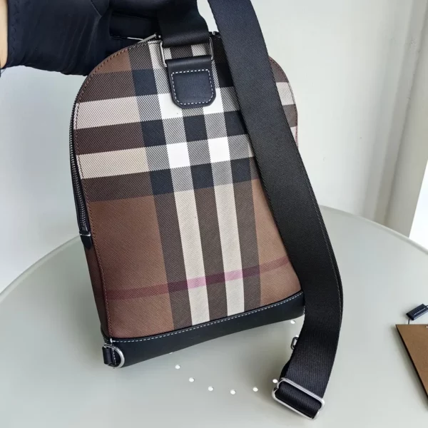 Burberry bag - rep bags