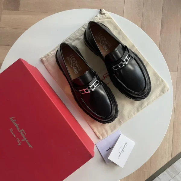 Ferragamo shoes - Replica shoes