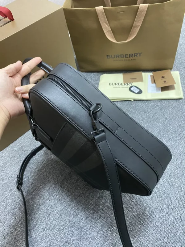 Burberry bag - rep bags