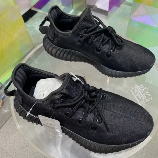 Yeezy shoes - rep shoes