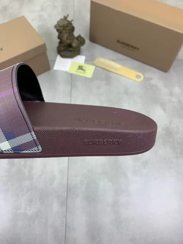 Burberry shoes - Replica shoes