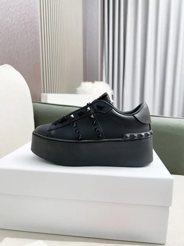 Valentino shoes - Replica shoes