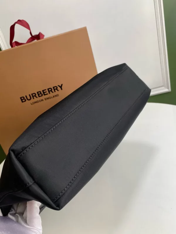 Burberry bag - rep bags