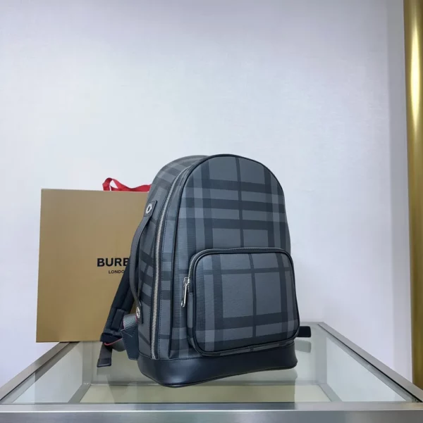 Burberry bag - rep bags