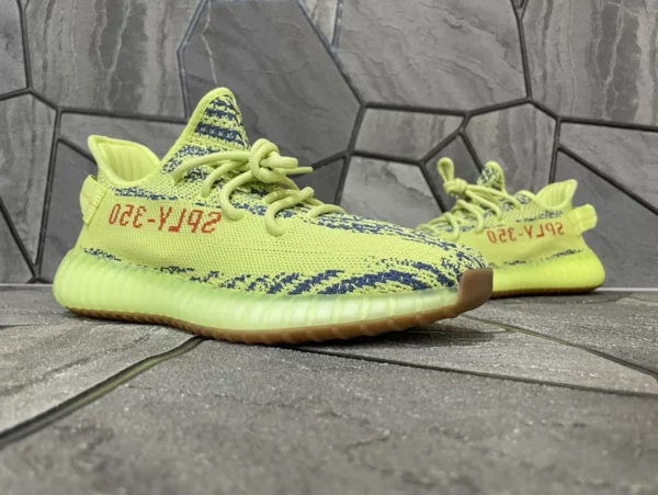 Yeezy shoes - Replica shoes