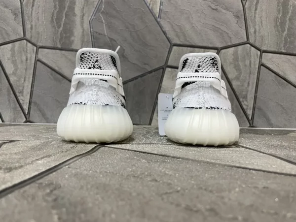 Yeezy shoes - rep shoes