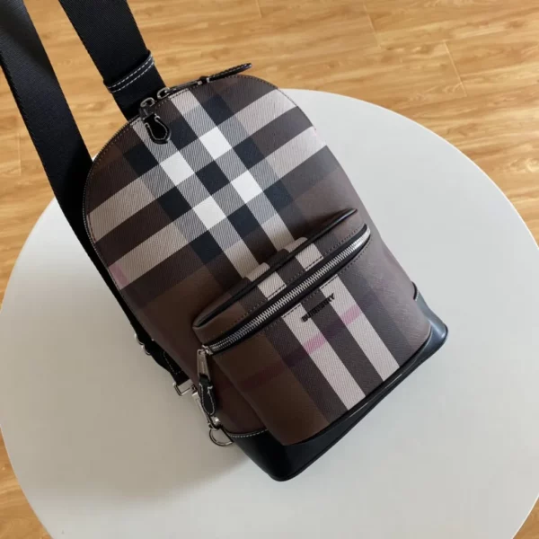 Burberry bag - rep bags